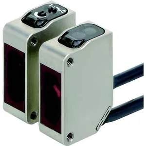 Ảnh của Cảm biến quang điện Omron E3ZM-T83H 2M